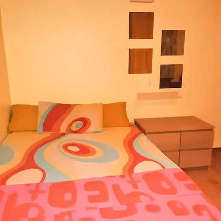 Metro Arroios Apartman *