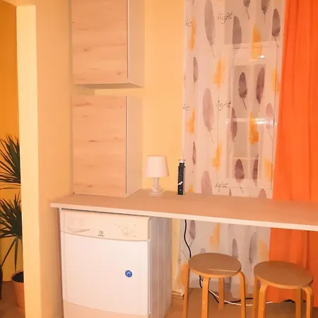 Metro Arroios Apartman *