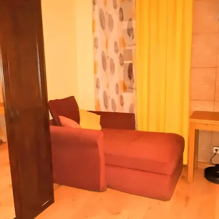 Metro Arroios Apartman *