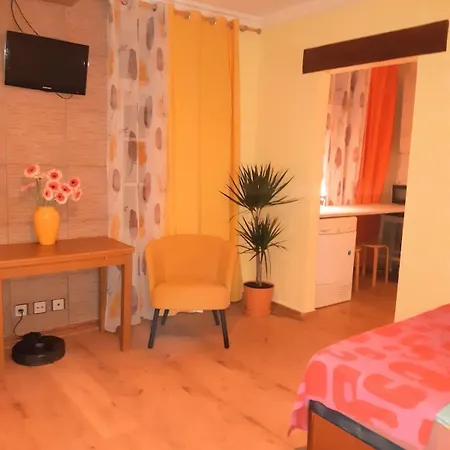 Metro Arroios Apartment *